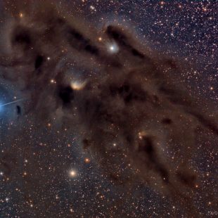 B22_2017-01-28_LRGB_30+20+20+20x900sec_v3 (Barnard 22 and Little Flame)